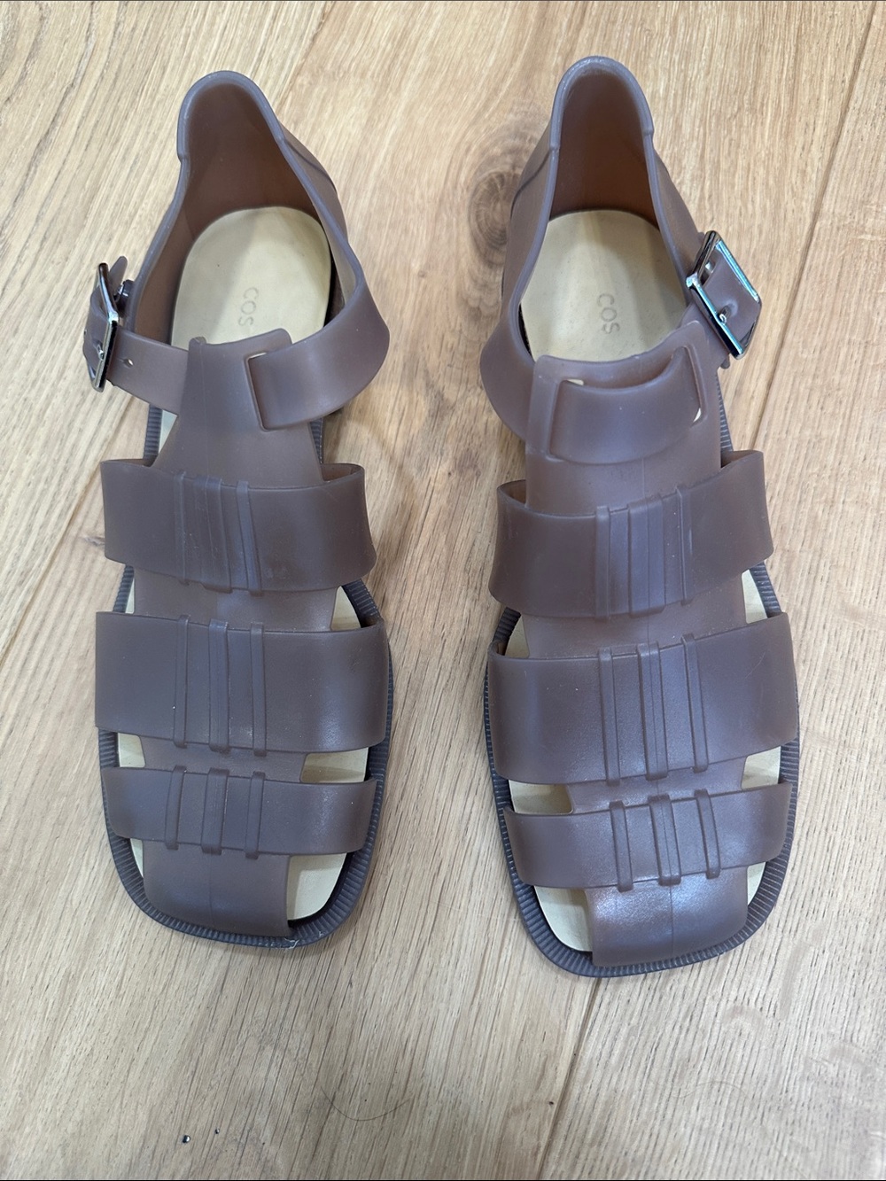 COS woman’s light Brown Gel Fisherman Sandals